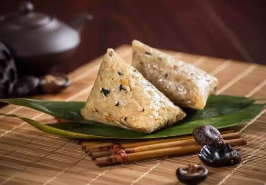包粽子的肉是五花肉嗎?包粽子用長糯米好還是圓糯米好?