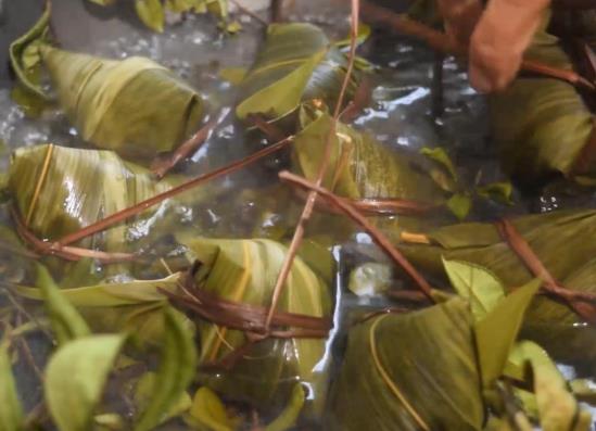 煮粽子的水可以煮紅薯嗎?煮粽子的水可以煮面條嗎?