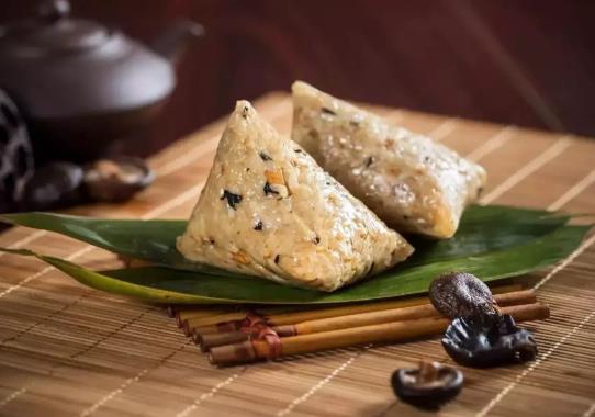 每天吃一個(gè)粽子對(duì)身體好嗎?粽子蒸好后可以放多久?