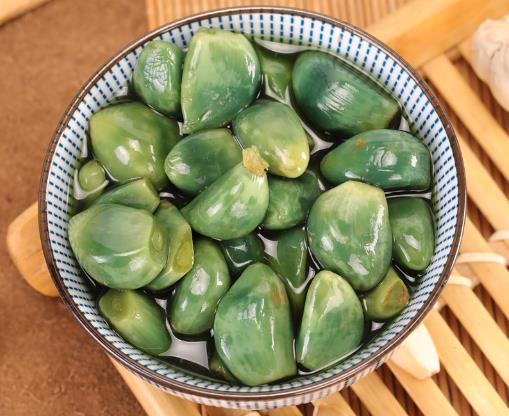 泡臘八蒜是低溫好還是高溫好?臘八蒜一定要在臘八那天泡嗎?