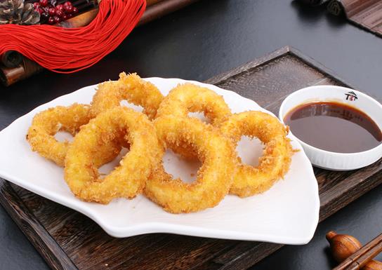 魷魚圈是魷魚身上的哪個(gè)部位?炒魷魚之前需要焯水嗎?