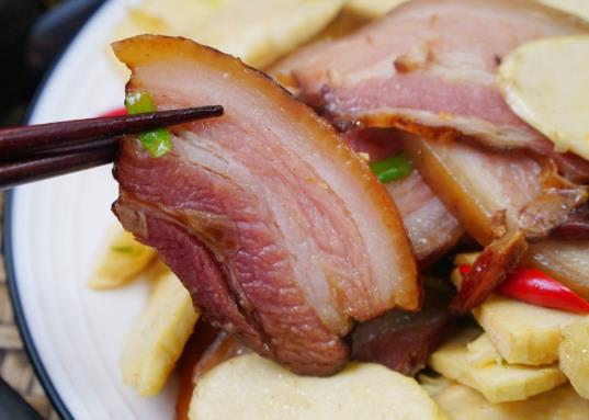 臘肉如何儲藏才不會發(fā)霉?食用臘肉的注意事項(xiàng)