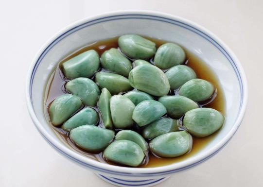 做臘八蒜放什么糖最好?臘八蒜為什么不綠