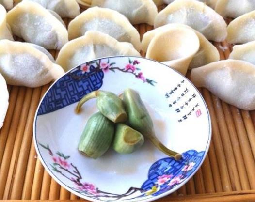 臘八蒜醋要沒過蒜嗎?臘八蒜用生醋還是熟醋