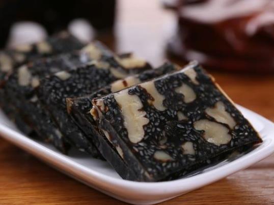 做阿膠糕沒有油紙用什么代替?阿膠糕油紙黏住了怎么辦