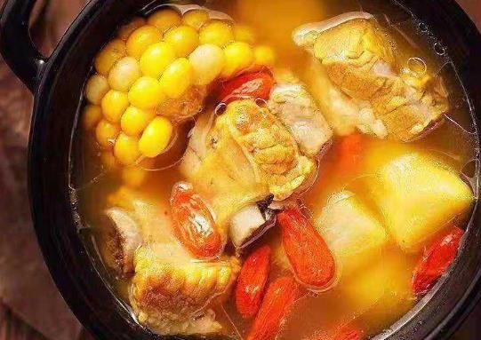 煲湯的湯料怎么選擇?燉排骨湯放多少水好
