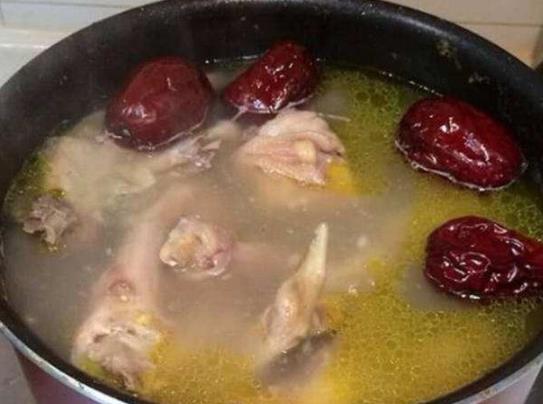榴蓮是用皮煲湯還是肉煲湯?榴蓮煲湯用的是什么部位