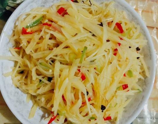 炒土豆絲有什么講究?炒土豆絲為什么要焯水或泡水