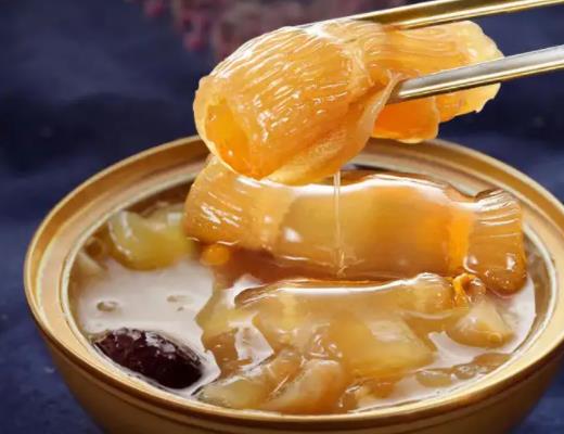 花膠煲湯什么時(shí)候放合適?花膠要提前泡多長時(shí)間才能煲湯