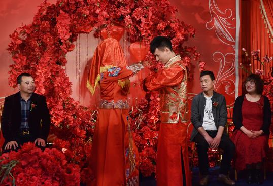 婚禮人少怎么辦才不尷尬?結(jié)婚三年沒領(lǐng)證離婚要退彩禮嗎