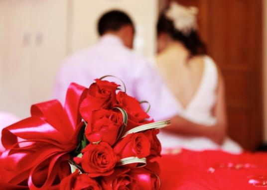 女的不著急領(lǐng)證說(shuō)明什么?舉行了婚禮沒(méi)有領(lǐng)證算夫妻嗎