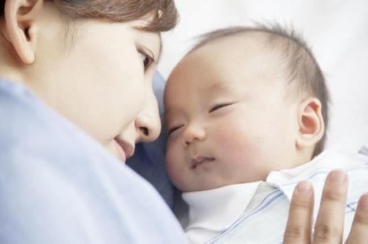 寶寶愛吐奶怎么辦?新手媽媽哪些錯(cuò)誤方法導(dǎo)致孩子易吐奶