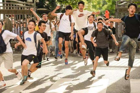 2018高考什么時候可以查分數?各地區(qū)高考考生查分時間