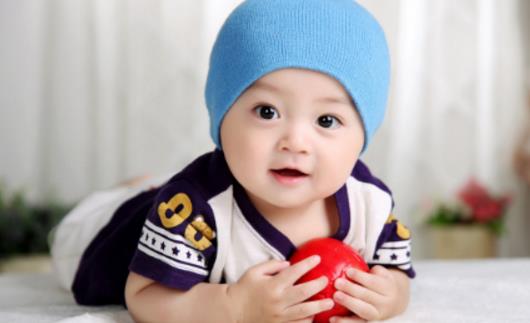 幾個(gè)月的嬰幼兒什么時(shí)候長牙齒 嬰幼兒最晚幾個(gè)月長牙