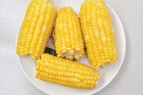 煮玉米什么時(shí)候放糖 煮玉米放糖最佳時(shí)間