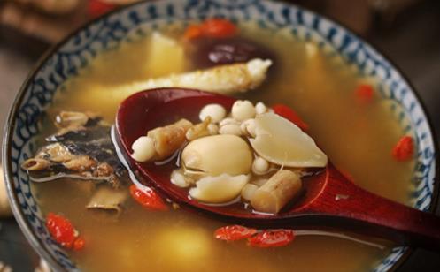 當(dāng)歸熬湯什么時候喝最好 當(dāng)歸熬湯最佳食用時間