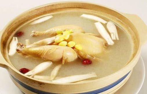 清燉雞湯什么時(shí)候放鹽 清燉雞湯放鹽時(shí)間