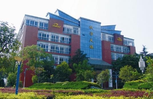 1、華中科技大學(xué)武昌分校.jpg