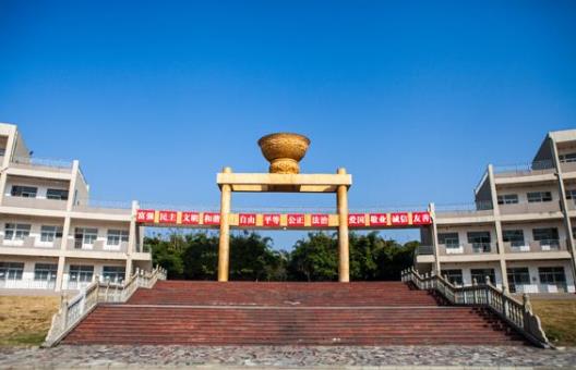 3、江西旅游商貿(mào)職業(yè)學(xué)院.jpg