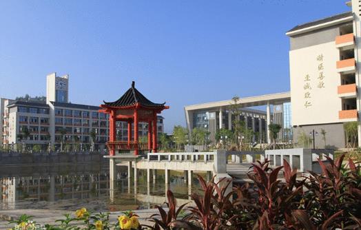 7、惠州衛(wèi)生職業(yè)技術(shù)學(xué)院.jpg
