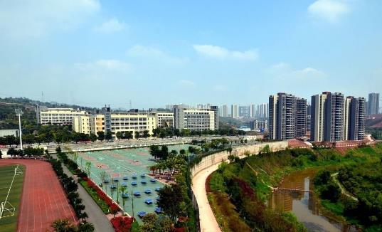 8、重慶工業(yè)職業(yè)技術(shù)學(xué)院.jpg