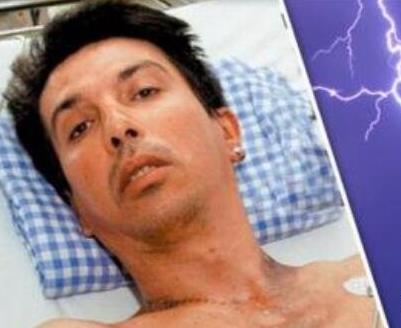 三、上廁所下體被雷劈.jpg