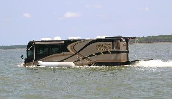 九、水陸兩棲豪華房車.jpg
