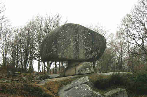 六、法國·錫多布爾區(qū),Peyro Clabado石.jpg