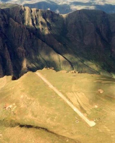 八、美國(guó)伊溝韋爾郡機(jī)場(chǎng).jpg