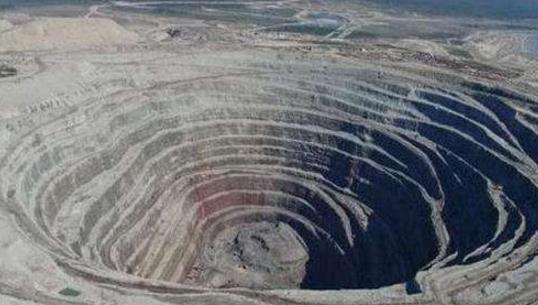 三、智利Chuquicamata銅礦坑.jpg