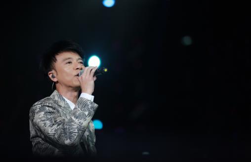 三、李克勤.jpg