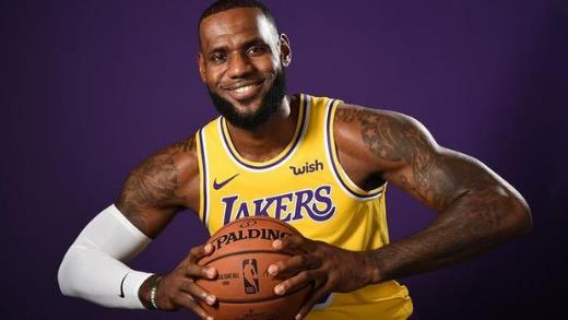 十、詹姆斯連續(xù)8年進入NBA總決賽.jpg