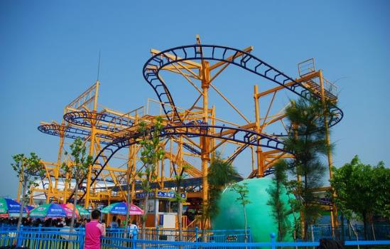 4、方特歡樂世界藍(lán)水星.jpg