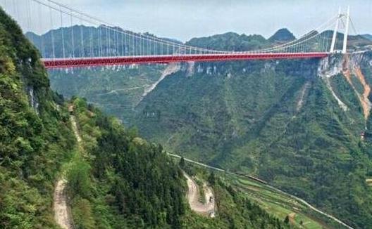 中國(guó)十大奇跡工程排行榜,杭州灣跨海大橋第一,掛壁公路第二