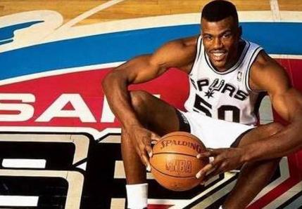 NBA歷史十大中鋒排行榜,張伯倫第一,賈巴爾第二
