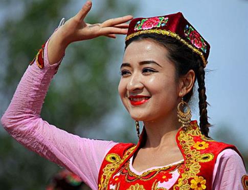 中國(guó)十大最美民族服飾排行榜,藏族服飾獨(dú)特又華麗
