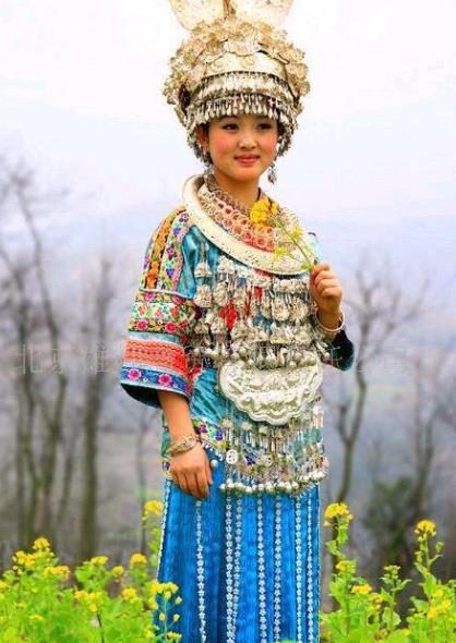 中國(guó)十大最美民族服飾排行榜,藏族服飾獨(dú)特又華麗