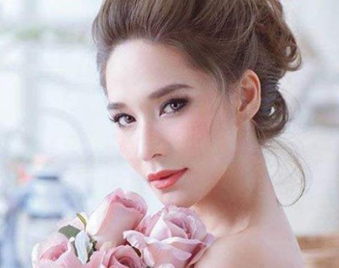 泰國(guó)十大一線女星排行榜,帕德容琶·砂楚是“泰國(guó)最性感女星”