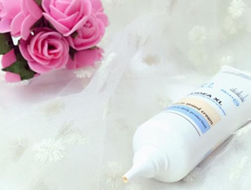 口碑最好的十大隔離霜排名,CPB肌膚之鑰光透白隔離乳主打美白