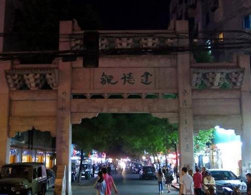 南昌必須去的小吃街排名,萬(wàn)達(dá)金街、蛤蟆街人氣都很旺
