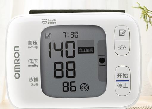 手腕測壓儀排行榜,松下電子血壓計(jì)是多功能監(jiān)測健康設(shè)備