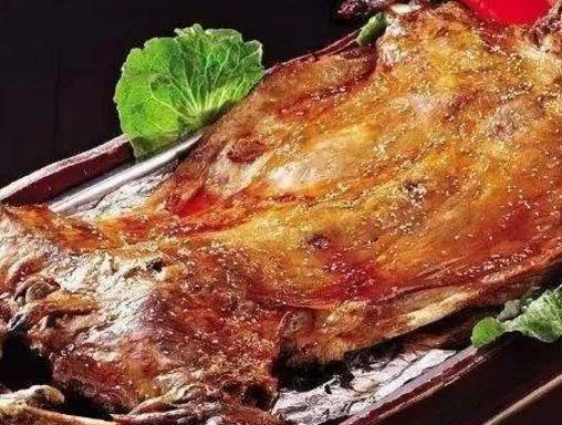 濟(jì)南必吃十大小吃排名,壇子肉肥而不膩,草包包子口感細(xì)膩