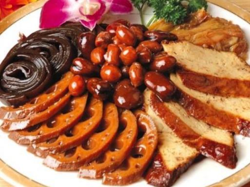 濟(jì)南必吃十大小吃排名,壇子肉肥而不膩,草包包子口感細(xì)膩