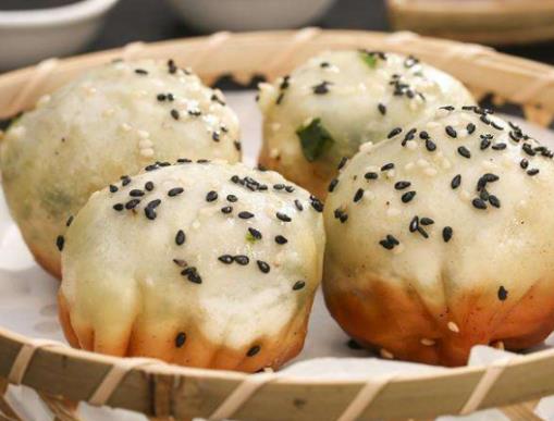 濟(jì)南寬厚里小吃排名,禾言己生煎現(xiàn)做現(xiàn)賣,黃氏許甜品很出名