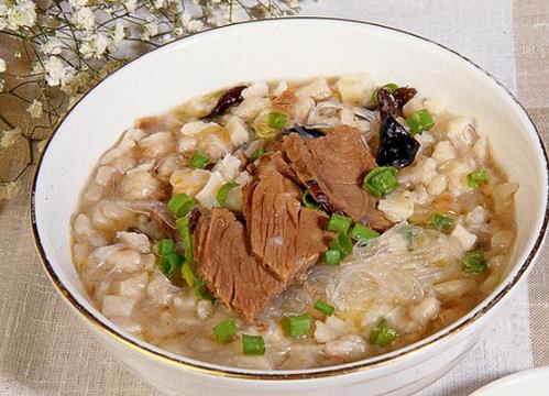 西安回民街美食排行榜,酸菜炒米價(jià)格便宜,劉家燒雞很出名