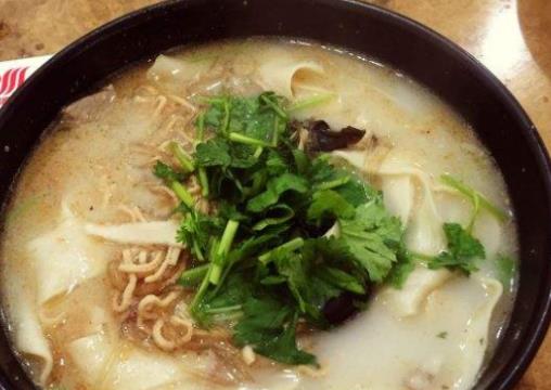 鄭州燴面館排名,合計(jì)燴面稱為中華名小吃,蕭記燴面味道鮮美