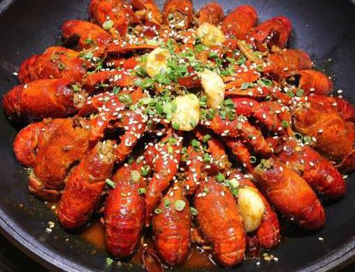 長(zhǎng)春小吃一條街排名,桂林路的肉蟹煲很好吃,紅旗街很出名