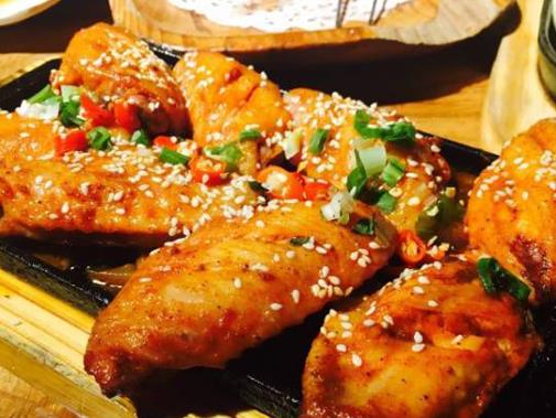 長(zhǎng)春小吃一條街排名,桂林路的肉蟹煲很好吃,紅旗街很出名