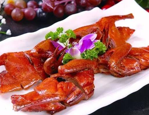 粵菜十大名菜排行榜,叉燒是傳統(tǒng)粵菜,釀豆腐十分鮮美