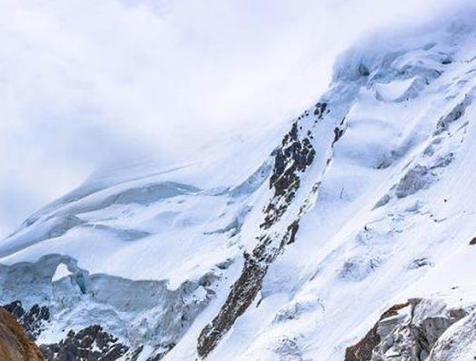 中國(guó)十大最美雪山排名,梅里雪山是藏傳佛教神山,岡仁波齊至高無(wú)上